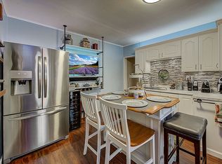 5908 Flushing Ave, Maspeth, NY 11378