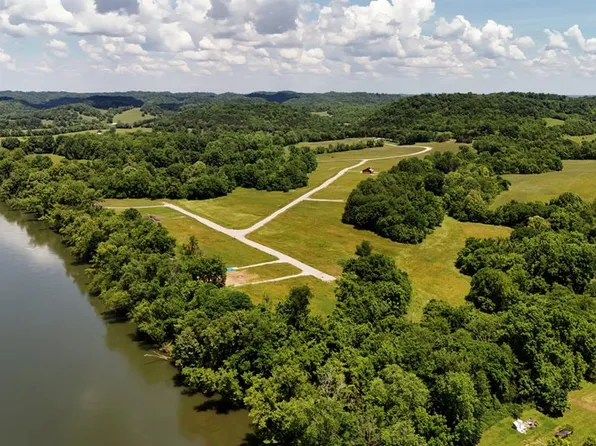 39 River Rd, Burkesville, KY 42717