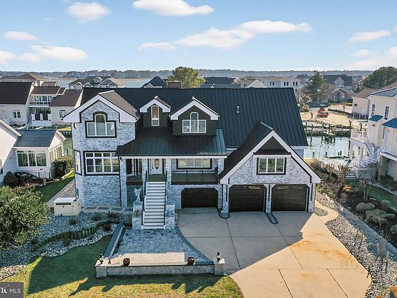 3rd image of 26 Leigh Dr