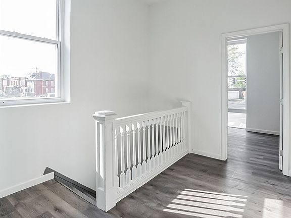 4th image of 3304 Utah St #2F