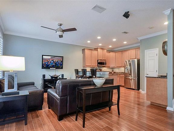 5th image of 512 S Orleans Ave Unit 1