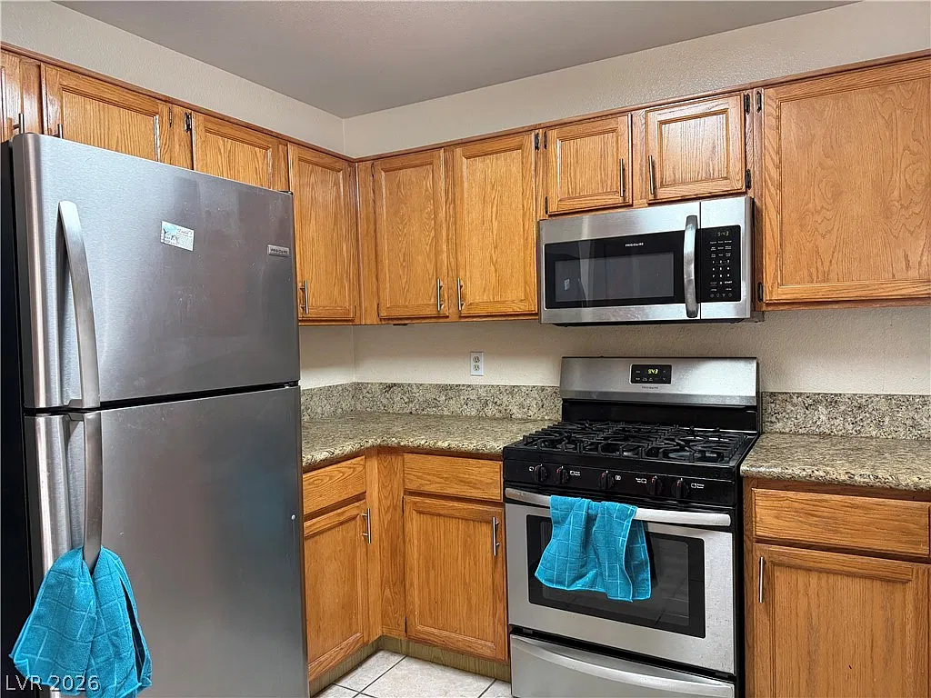 3 bed, 2.5 bath, 1606 sqft, $2,000 — Photo 4