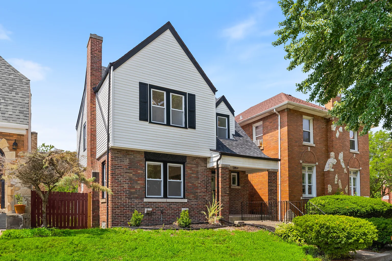 11304 S Lowe Ave photo 1