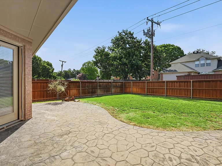 944 Hedgcoxe Rd — Photo 34