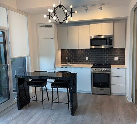4th image of 285 Dufferin St #1103