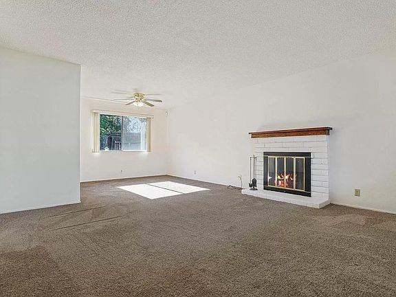 2nd image of 6744 Ellsworth Cir