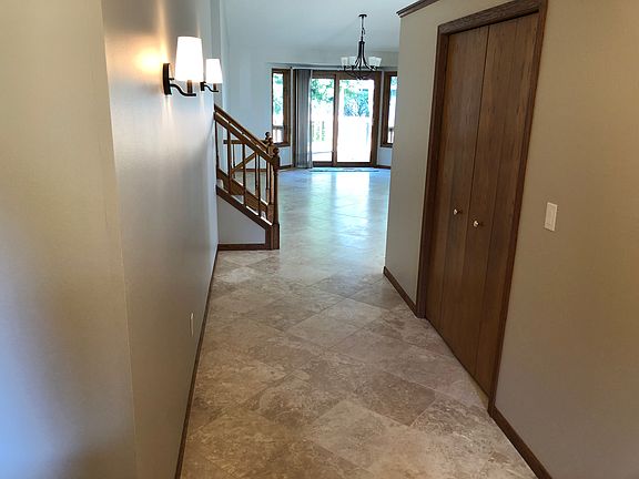 2nd image of 1212 S Stoney Pointe Ct