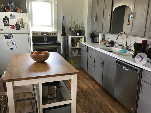 3rd image of 419 Kimbark St