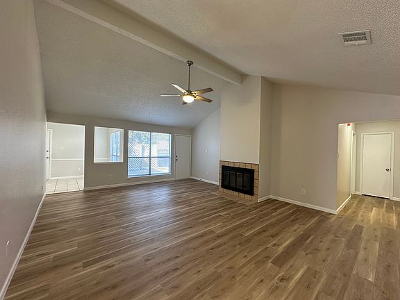 4th image of 214 E Bancroft Dr