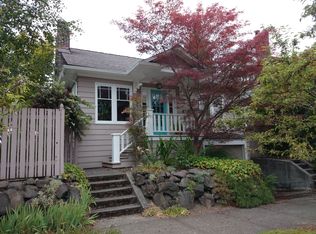 5903 Corliss Ave N, Seattle, WA 98103