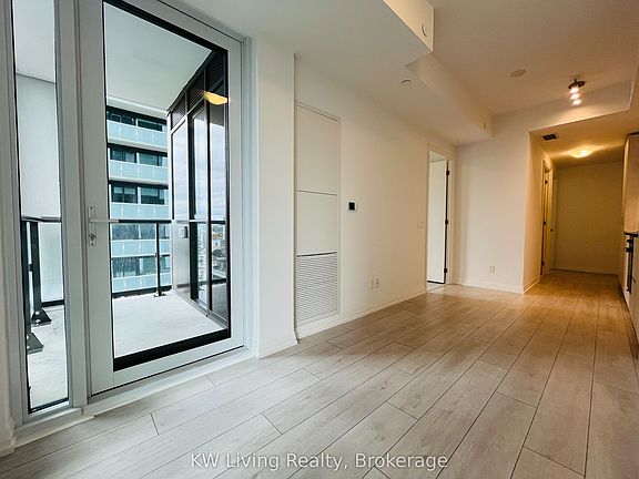 3rd image of 400 King St W #1722