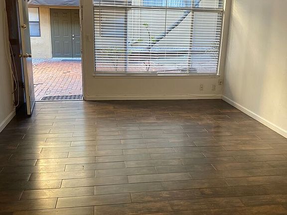 3rd image of 1430 Josephine St APT R1