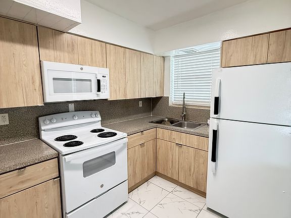 3rd image of 4830 NW 176th St