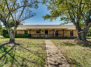 720 King Arthur Dr, Midlothian, TX 76065