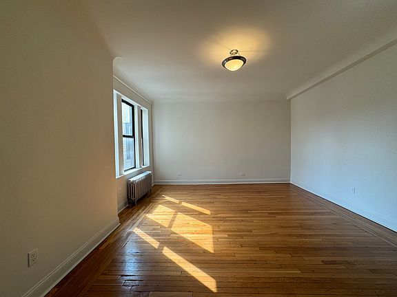 2nd image of 509 Cathedral Pkwy #6P