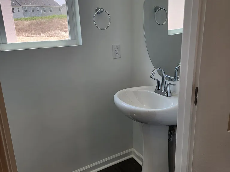 545 Giovanni Dr — Photo 8