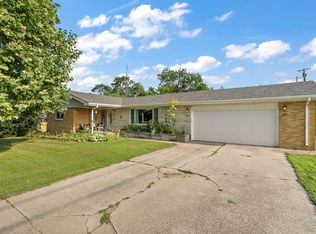 124 6th Ave NW, Demotte, IN 46310