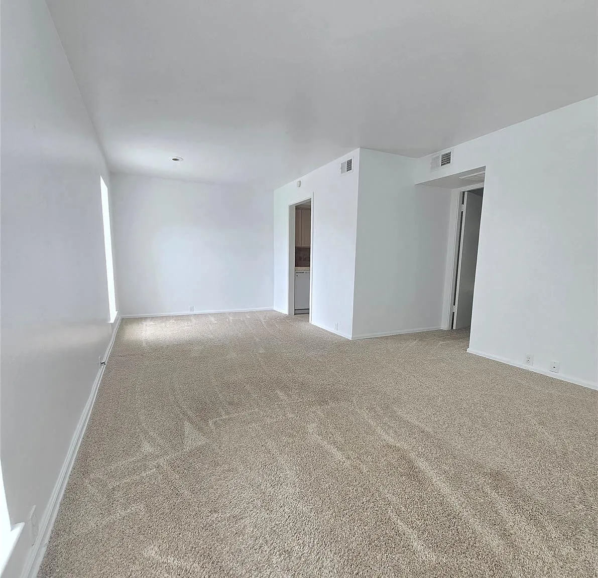 1 bed, 1.0 bath, 720 sqft, $1,500 — Photo 2