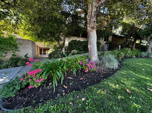 10233 De Soto Ave, Chatsworth, CA 91311