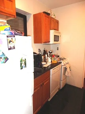 Rented by Prospect Equities Real Estate Corp | media 9