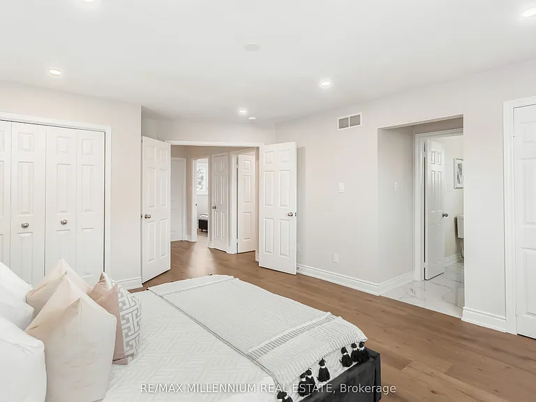 61 Mistywood Dr #UPPER — Photo 35