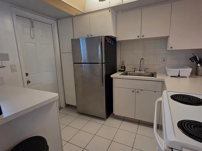 1333 E Hallandale Beach Blvd #305 — Photo 18