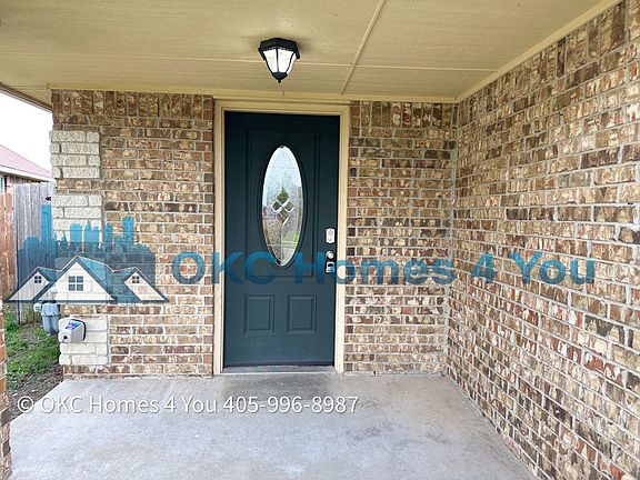 2nd image of 804 SW 151st St Unit A