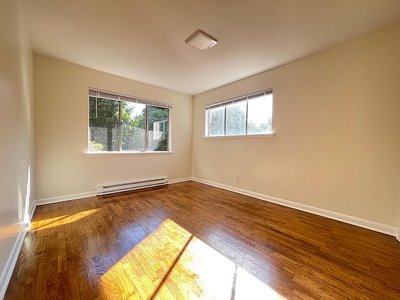 5th image of 310 Boylston Ave E #310