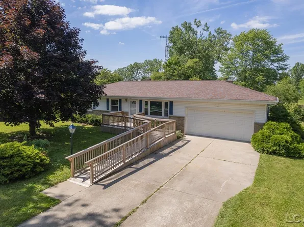 1062 Alamo Ct, Tecumseh, MI 49286