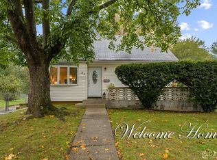 33 Fairfield Rd, East Brunswick, NJ 08816