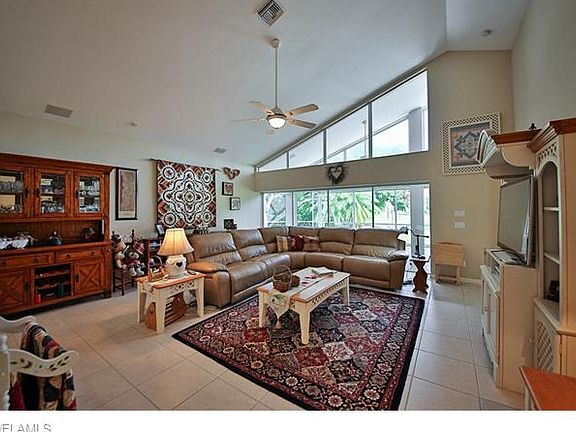 4th image of 218 Sabal Lake Dr