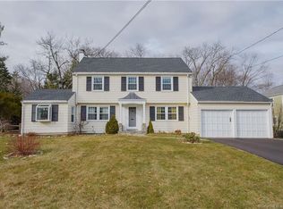 6 Wyndwood Rd, West Hartford, CT 06107