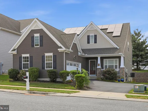33 Alderwood Way, Lancaster, PA 17601