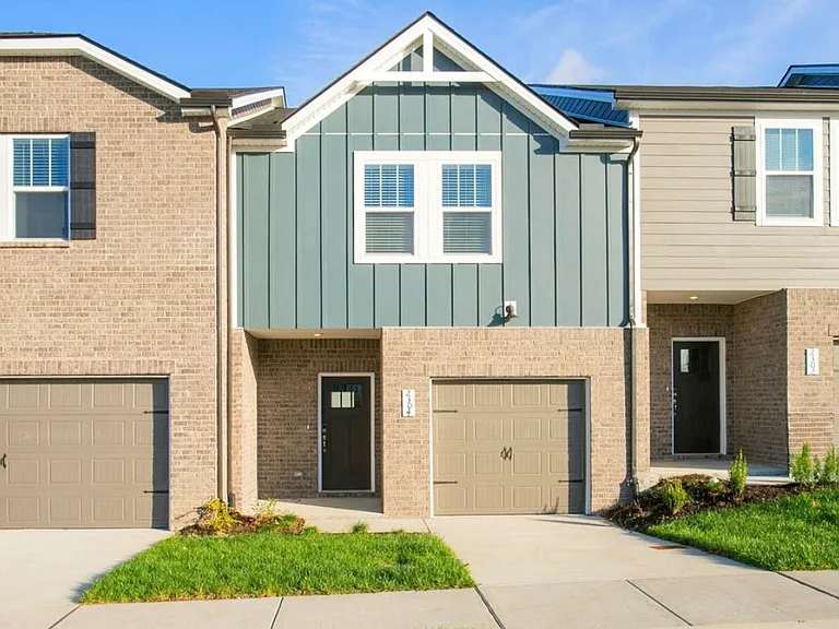 2304 Yukon Ct — Photo 1