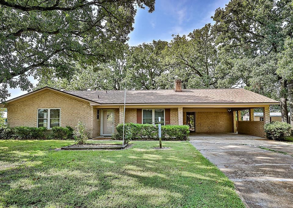 1st image of 601 Tanglewood Ln