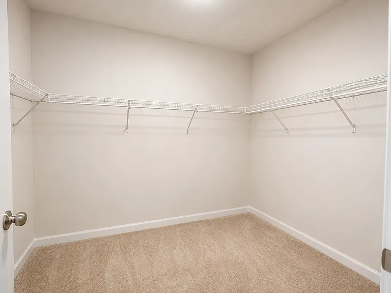 825 Schoolfield Dr — Photo 7