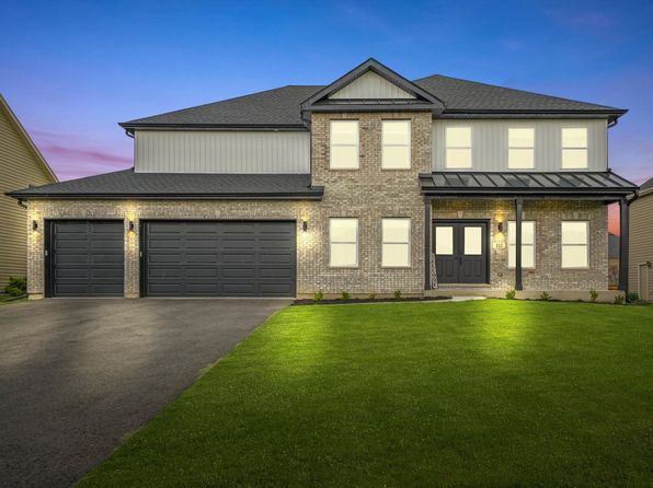 413 N Sycamore Ln, North Aurora, IL 60542