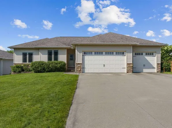 2136 Oakdale Rdg, Coralville, IA 52241