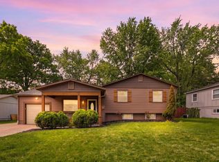 9201 W 99th Ter, Overland Park, KS 66212
