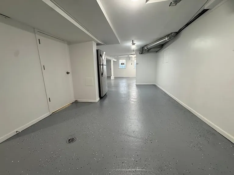 1523 W 18th St #BASEMENT — Photo 5