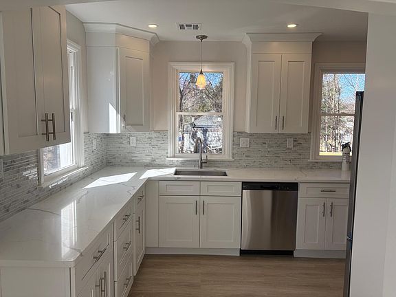 3rd image of 75 Paradise Rd