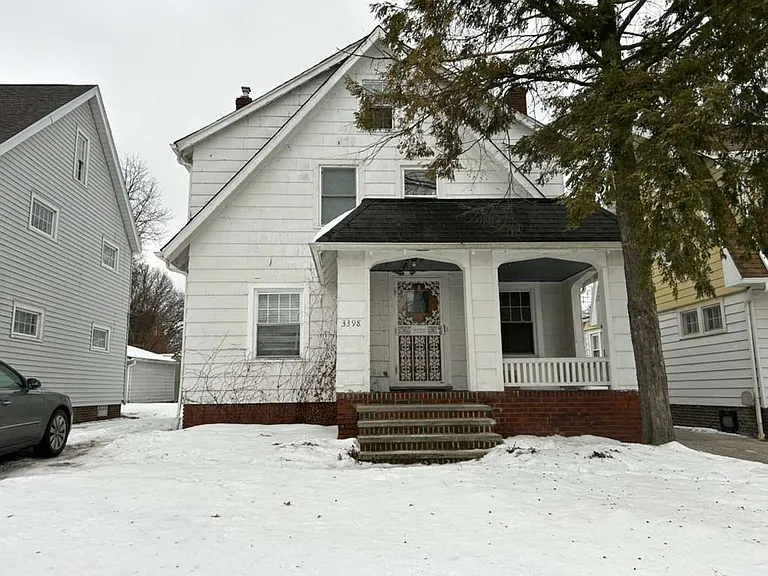 3398 Winsford Rd — Photo 1