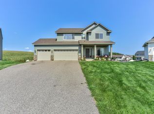 926 Golden Oak Cv NE, Lonsdale, MN 55046