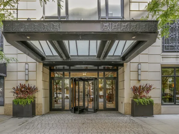 10 E Delaware Pl APT 18E, Chicago, IL 60611