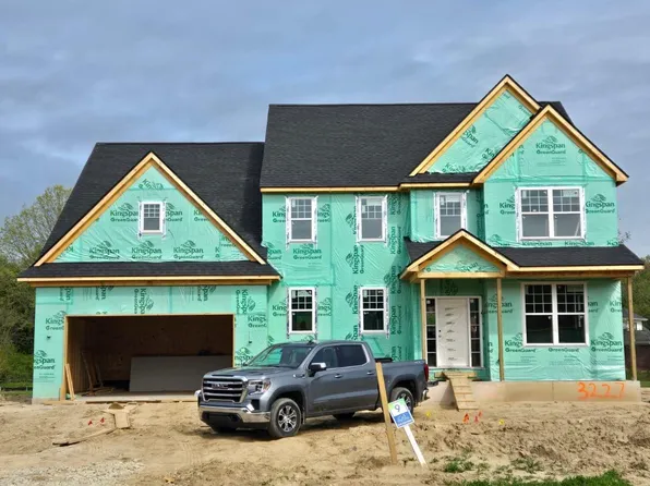 3227 Castlewood Ct, Wixom, MI 48393