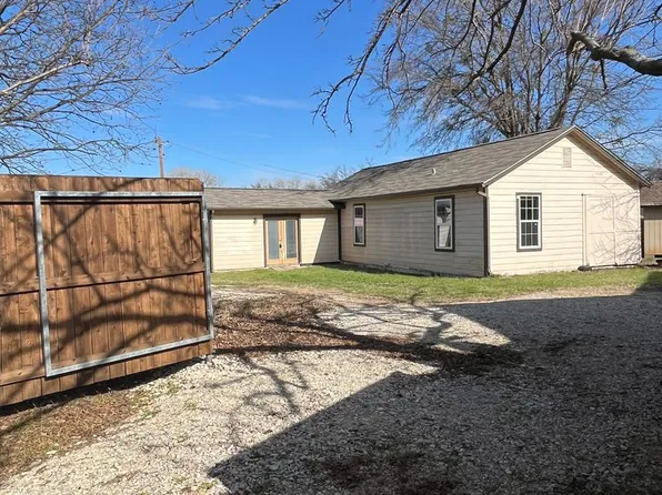 1211 S Brazos St, Weatherford, TX 76086