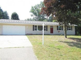 3171 Memorial Dr, Holland, MI 49424