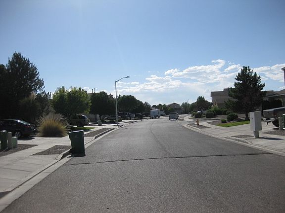 Exterior Neighborhood (street photo)
