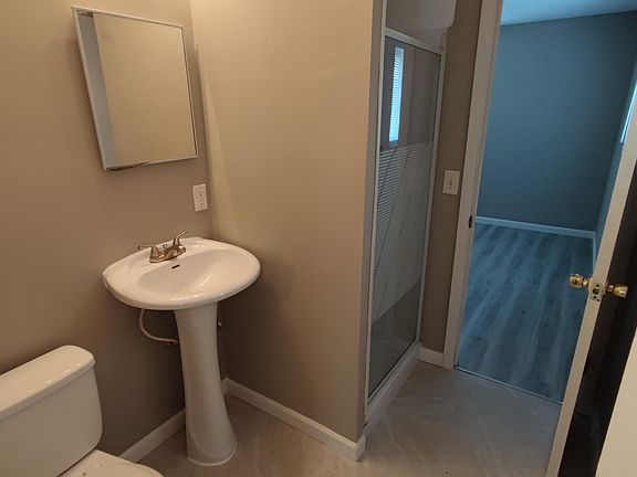 5th image of 942 S Weyant Ave #942