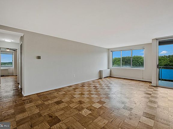 4th image of 10201 Grosvenor Pl APT 1222